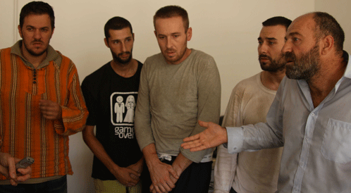 Ексклузивно: Руски новинари пронашли заробљене Србе у Триполију