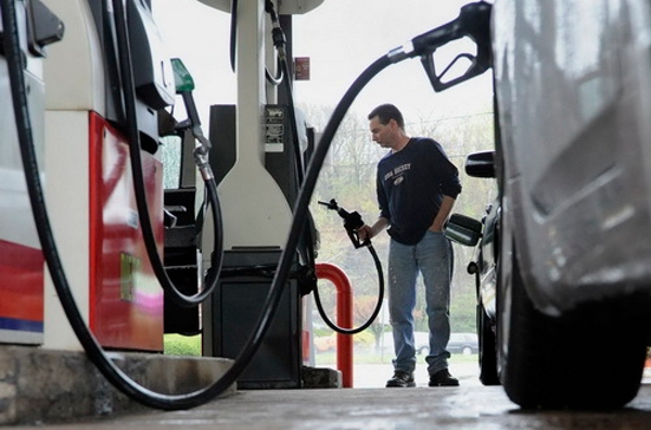 Влада продужила ограничење цена горива до 30. априла