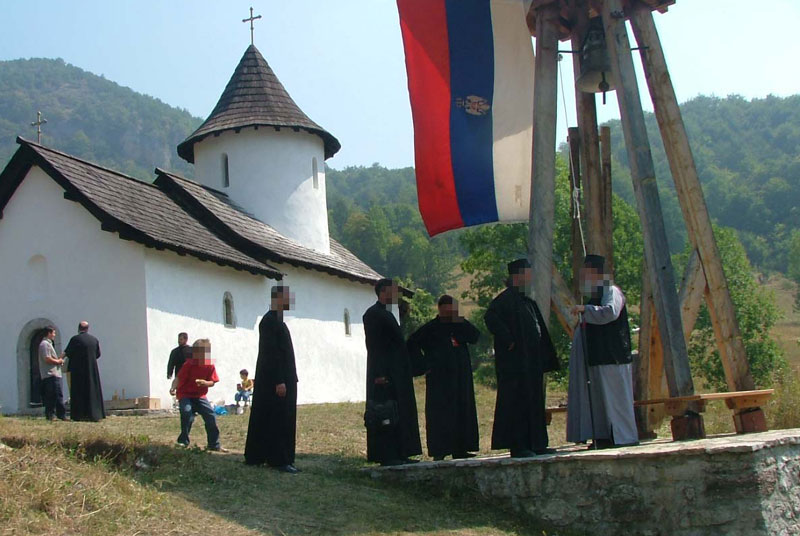 Свештеници СПЦ пред протеривањем