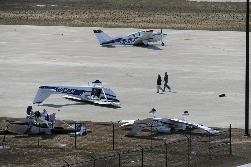 Торнадо разбио 110 авиона на аеродрому Даласа