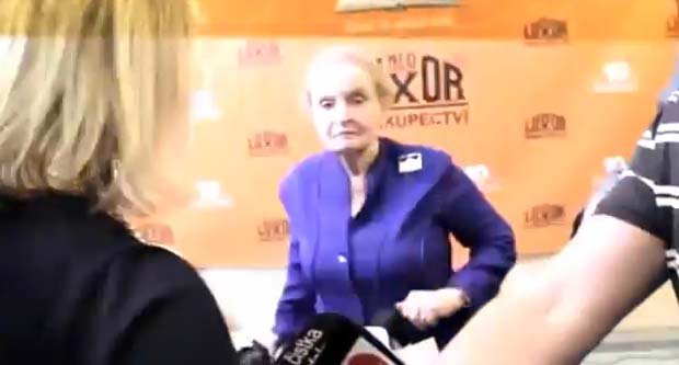 Олбрајтова вриштала на Пријатеље Срба (видео)