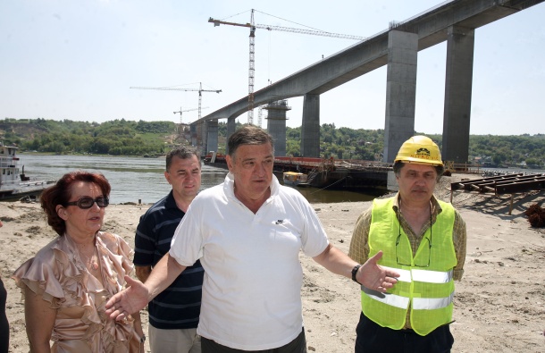 Министре Мркоњићу, колико кошта обнова моста код Бешке?