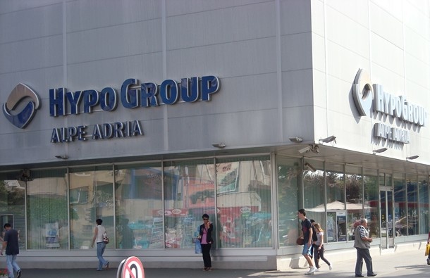 Хипо Алпе-Адрија распродаје своје банке