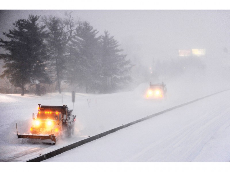 Шест жртава снежне олује у САД, 600.000 домова без струје
