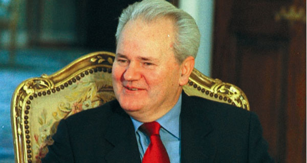 Нико не сме да вас бије: атентати и убиство Милошевића