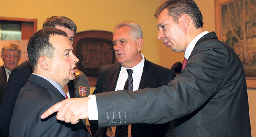 Борба против корупције српског режима – Димна завеса за велеиздају