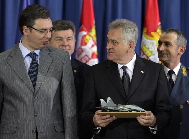 Николић од Вучића тражио место премијера и председника СНС у замену за подршку на изборима