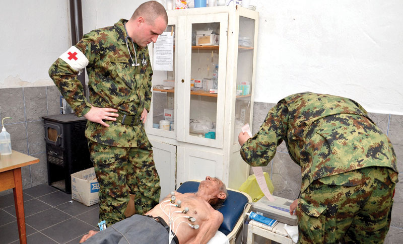 Бабушница: Војни лекари у посети становницима села