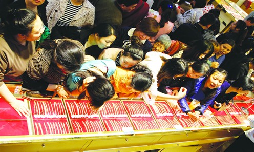 Кинези купили на стотине тона злата за празнике