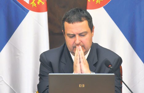 Корумпирана, криминализована и уцењена српска власт се обавезала да спроведе "договор"