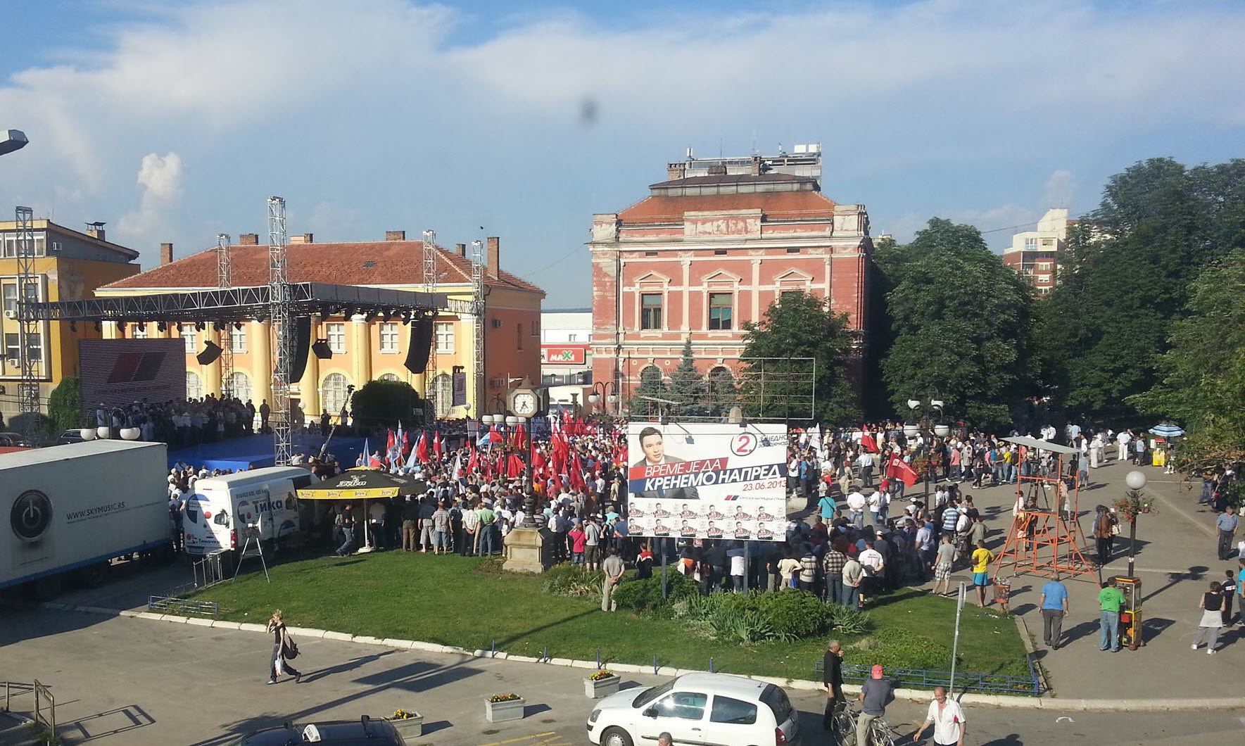 Дебакл Вучића на митингу СНС-а у Зајечару (фото, видео)