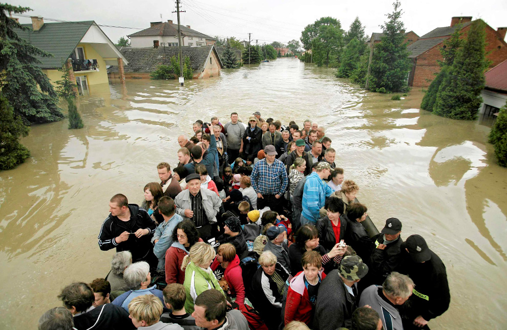 Огромне поплаве тероришу Европу (видео)