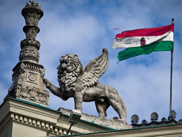 Мађарска ставила вето на захтев ЕУ за издавање налога МKС за хапшење Путина