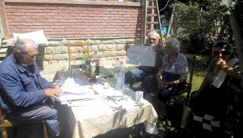 Косово Поље: Шиптари трасирају пут кроз отете српске оранице