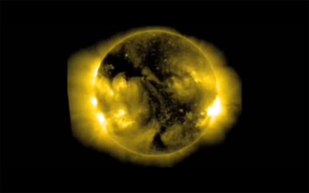 Велике тамне рупе се шире Сунцем (видео)