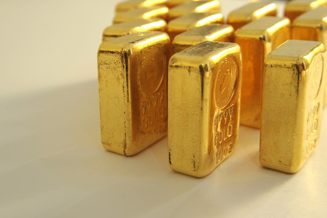 Орбан нешто зна: Скупља и враћа злато из Лондона