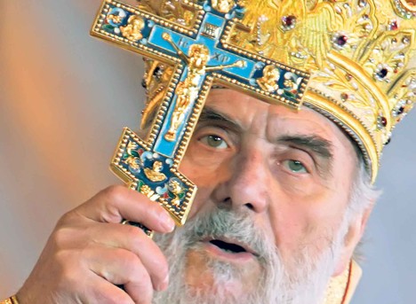 АНАКСИОС: Епископ Иринеј изабран за патријарха српског уз помоћ преваре (аудио)