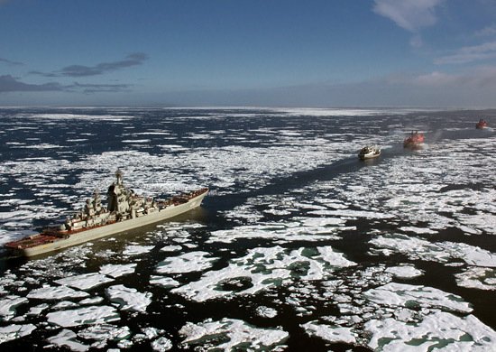 Путин: Русија обнавља своје присуство на Арктику