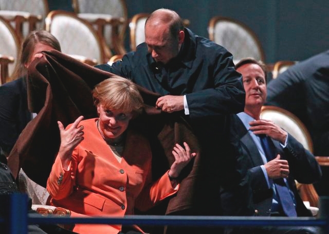 Овако Путин брине о Ангели Меркел... (фото)