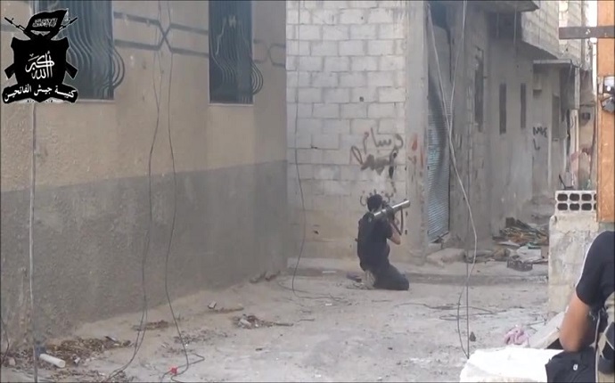 СИРИЈА: Шиптар са Космета пуцао из ручног ракетног бацача и дигао самог себе у ваздух! (видео)