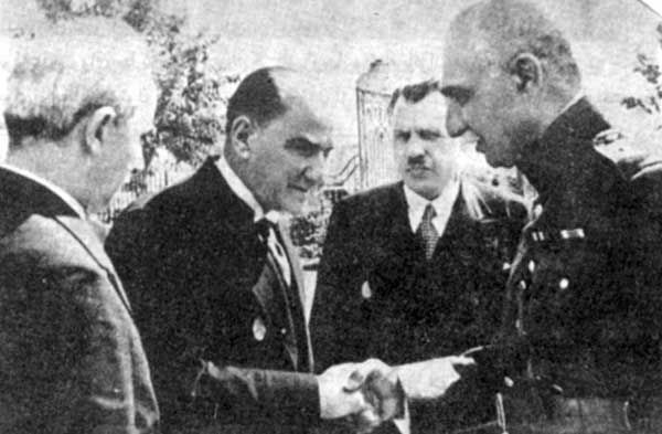 Отац турске нације Ататурк био британски шпијун