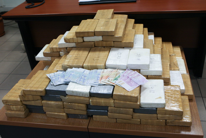 У магацинима српске полиције 13 тона дроге. Ушили и Велики Трновац