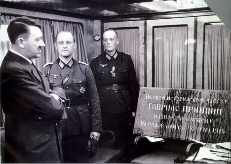 Хитлер лечио комплексе Принциповом спомен плочом
