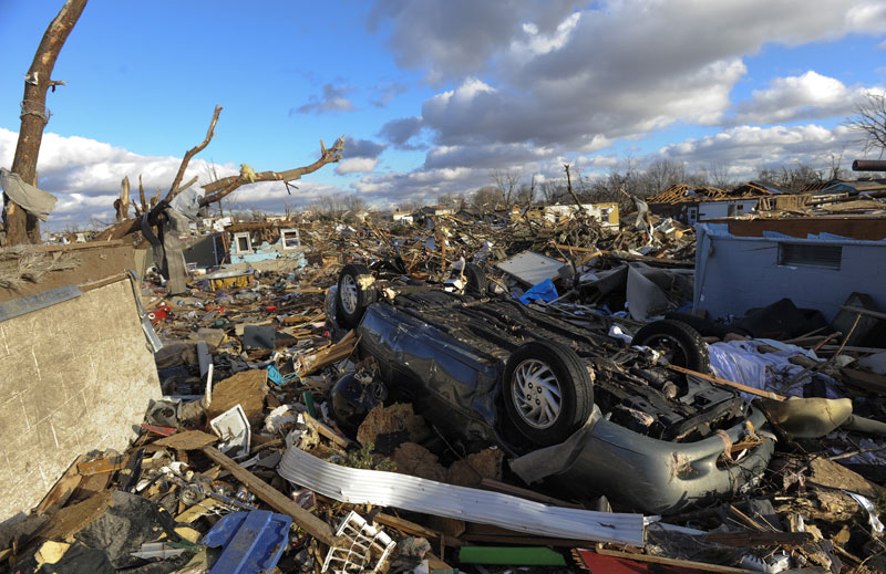 САД: Најмање шест жртва торнада, на стотине повређено