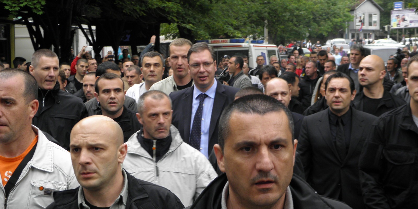 Криминалци под контролом Александра Вучића праве хаос у Косовској Митровици