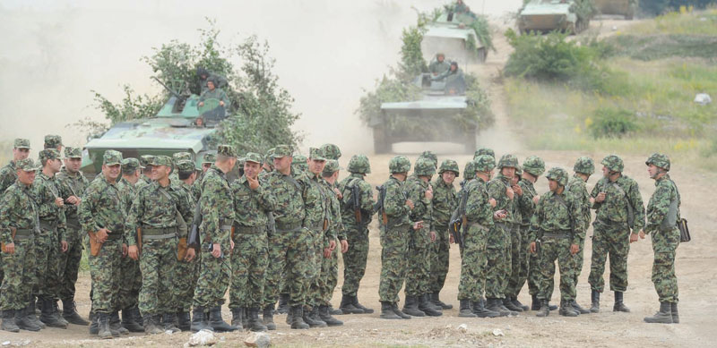 Српска војска препуштена на милост и немилост српских НАТО курсаџија
