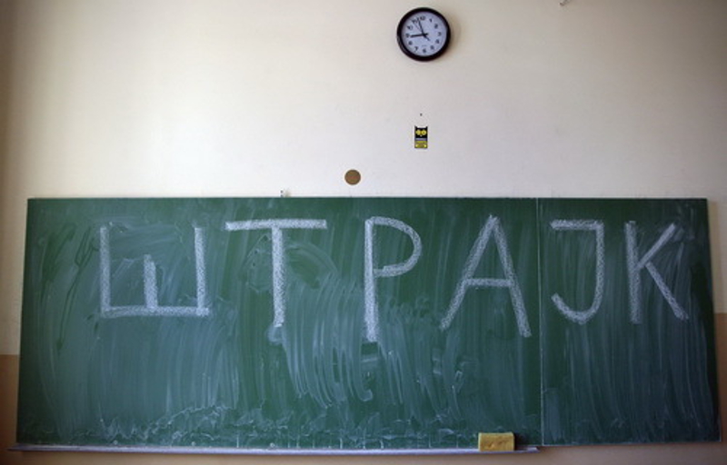 Колапс образовног система у Србији: Штрајкује већина школа након што је министарство противзаконито смањило плате наставницима