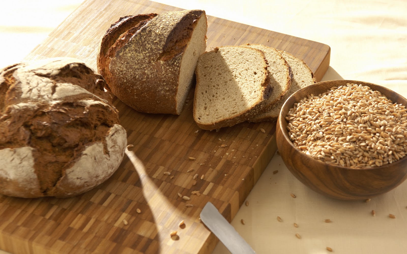 СА ЧИМЕ НАС ХРАНЕ? – Једемо сурогат хлеб, оно што вреди једе стока