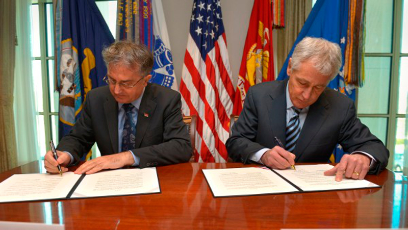 КРЕТЕНИЗАМ: Министар одбране Росић у САД потписао споразум о одржавању војних вежби са Албанијом?!