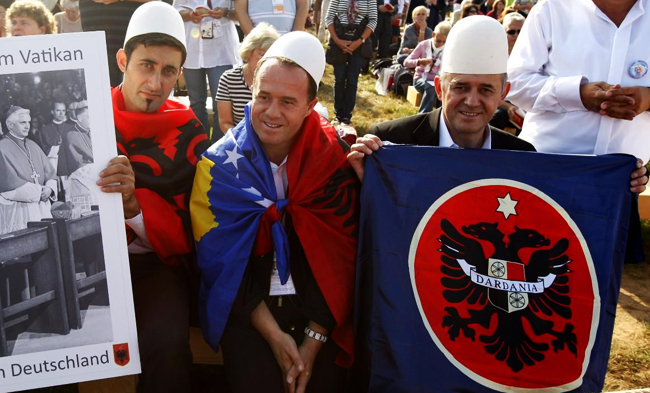 Бугарска:Шиптари до 19 в. нису постојали као нација; народом их је учинио Беч!