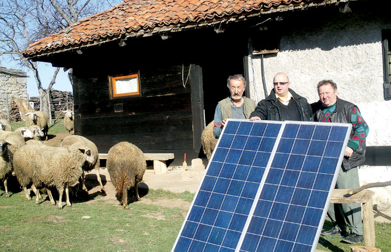 Дренова: Кућу стару 200 година електрифицирали соларном енергијом!