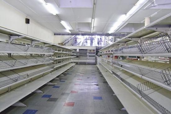 Хаос и паника обузимају становнике Кијева! У продавницама нестаје прехрамбених производа