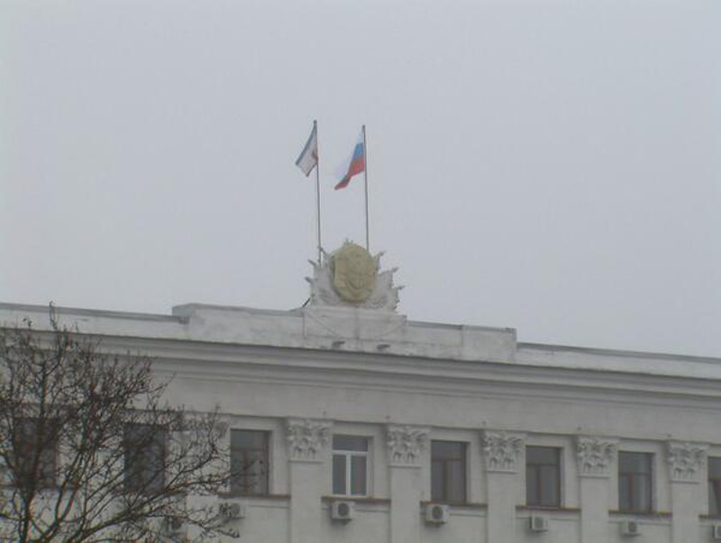 Драма на Криму: Руска застава на парламенту, полиција окупирала зграду