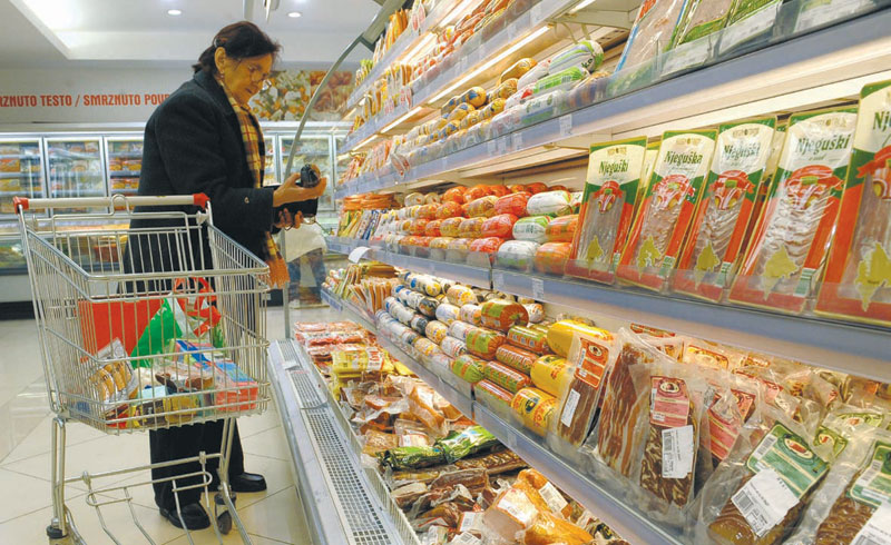 Беда у Србији све већа, 80 одсто народа иде само једном месечно у супермаркет