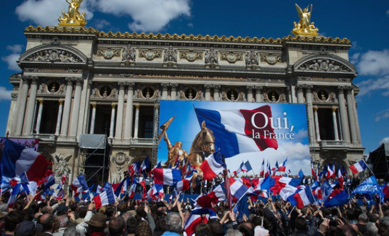 Француска десница на локалним изборима растурила Оландове социјалисте!