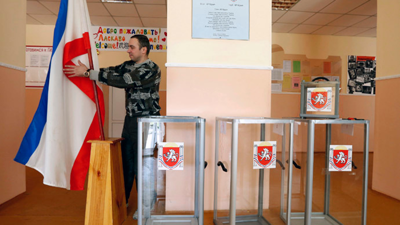 На Кримском референдуму масовна изалазност