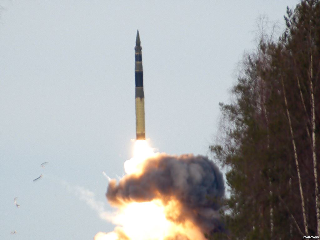 Руска војска тестирала интерконтиненталну нуклеарну балистичку ракету "Топољ"!