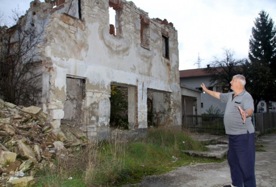 Финансијер Ал Каиде Изетбеговић позвао Вучића у Сарајево (могао би и дедину срушену кућу у Бугојну да поправи пре него реформише Србију)