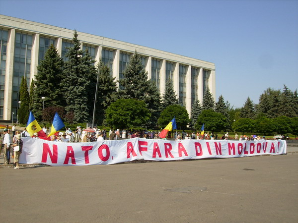 Молдавија: Одржан протест против НАТО-а испред амбасаде САД и представништава НАТО