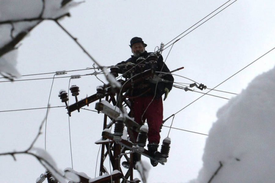 Због снега без струје 15.000 домаћинстава око Златибора