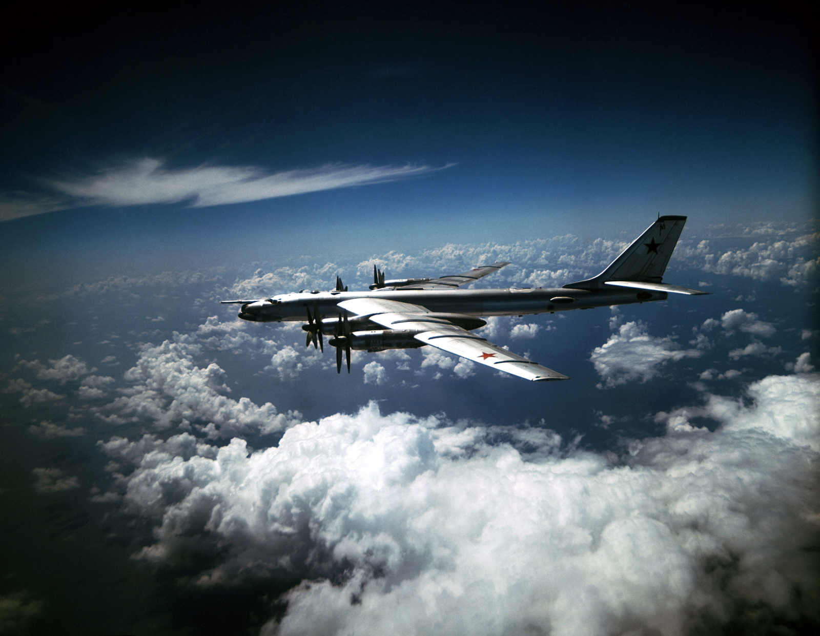 ПАНИКА У ВЕЛИКОЈ БРИТАНИЈИ: Руски стратешки бомбардери у ваздушном простору Шкотске