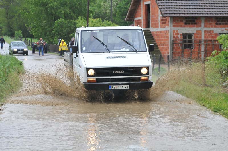 Поплава прекинула пут Неготин - Кладово