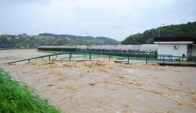 Опрез: Очекују нас обилне падавине и могуће поплаве
