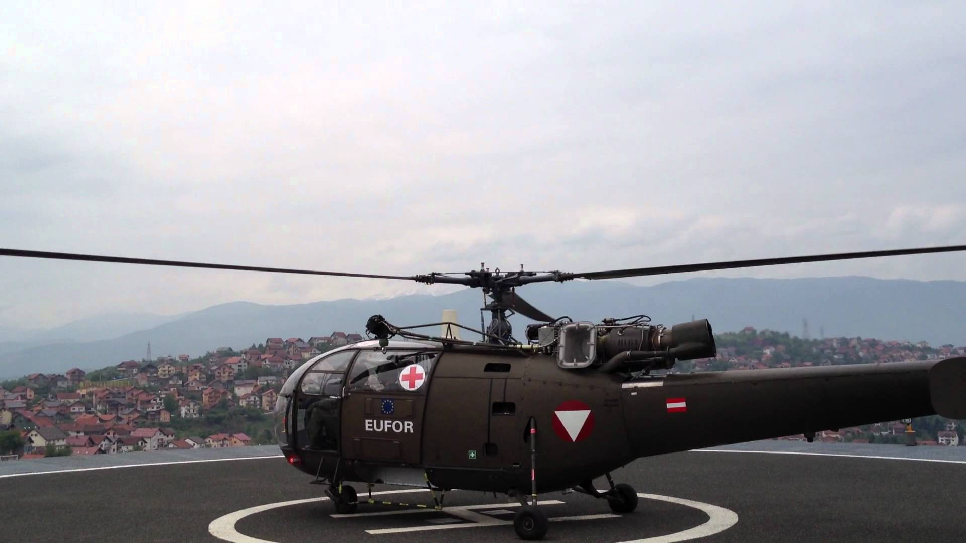 Упркос вапају грађана БиХ: ЕУФОР не да своје хеликоптере!