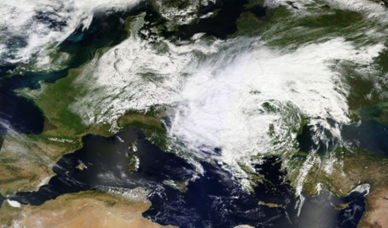Наса објавила нови сателитски снимак: Олујни облак над Србијом још већи и гушћи!