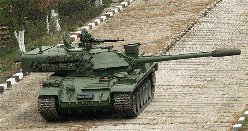 Румунска модификација тенка Т-55 (TR-85 «Бизон») одувала амерички понос "Абрамс" на тенковским вежбама у граду Хохенфелсу
